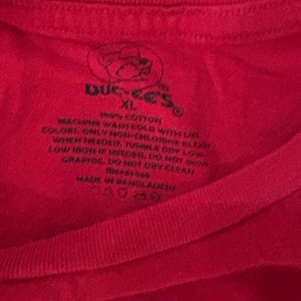 Buc-ees Red Graphic T-Shirt - Picture 2 of 3